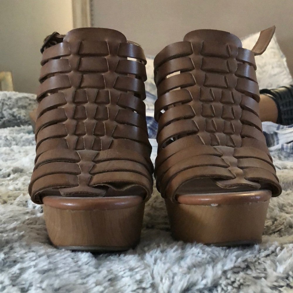 Wedge heels